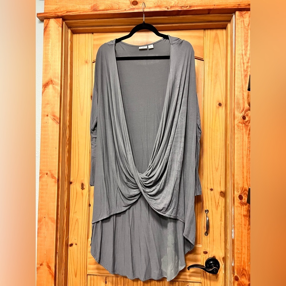 Gray Draped Long Sleeve Top​